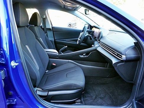 Certified 2024 Hyundai Elantra SEL FWD image 11