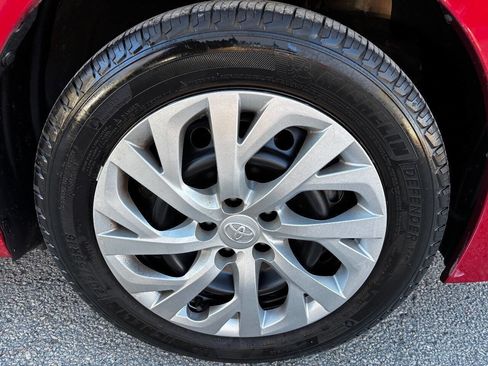 Used 2019 Toyota Corolla LE image 35
