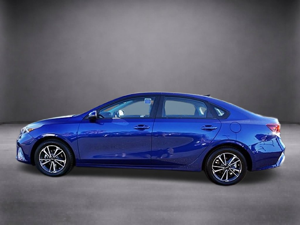 Used 2023 Kia Forte LXS w/ LXS Technology Package FWD image 9