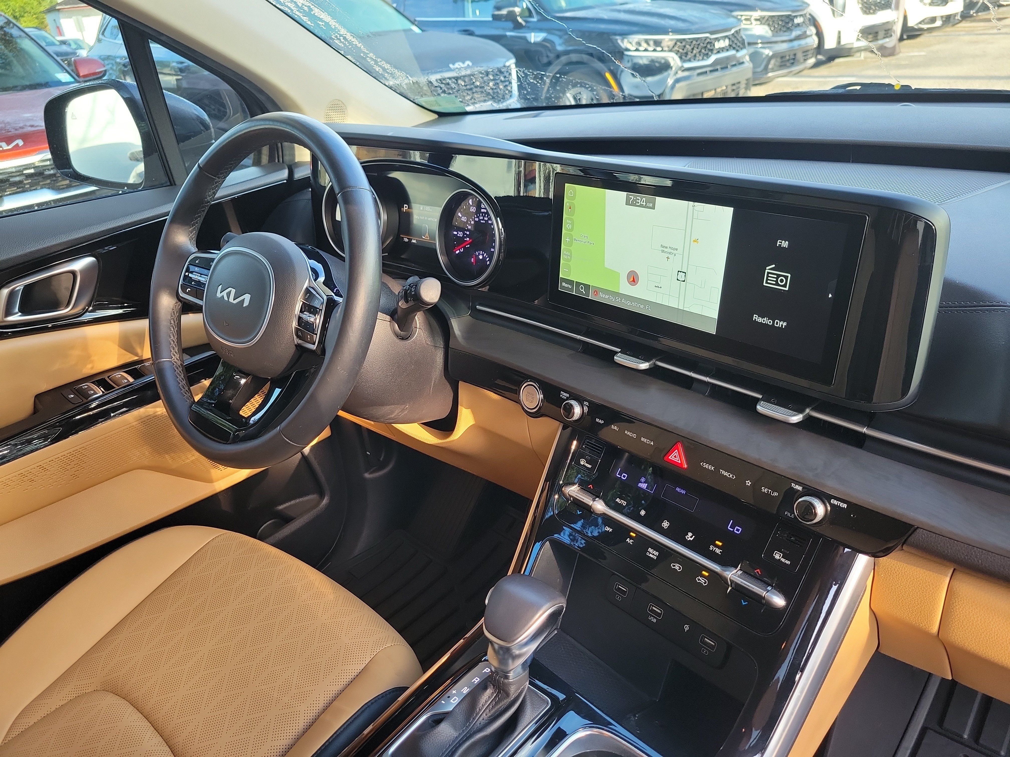 Certified 2023 Kia Carnival EX FWD image 8