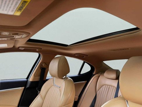 Used 2022 Genesis G70 2.0T w/ Prestige Package image 19