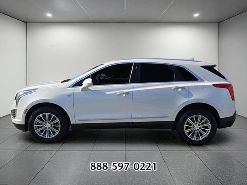 Used 2017 Cadillac XT5 Luxury w/ Driver Awareness Package FWD image 2