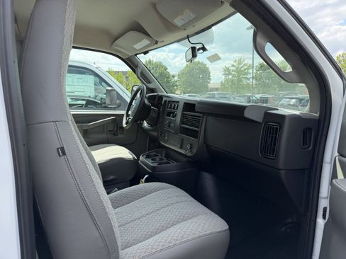 New 2026 Chevrolet Express 3500 Extended RWD image 22