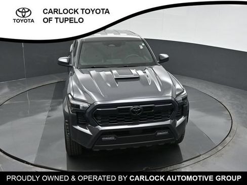 Used 2025 Toyota Tacoma TRD Sport AWD/4WD image 32