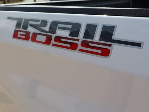 Used 2021 Chevrolet Silverado 1500 LT Trail Boss w/ Convenience Package II AWD/4WD image 10