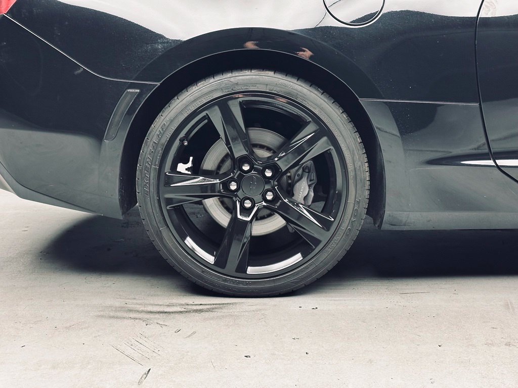 Used 2018 Chevrolet Camaro SS RWD image 40