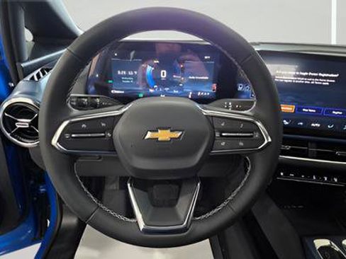 New 2026 Chevrolet Equinox EV LT AWD/4WD image 15
