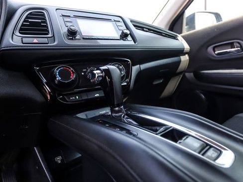 Used 2020 Honda HR-V LX image 27