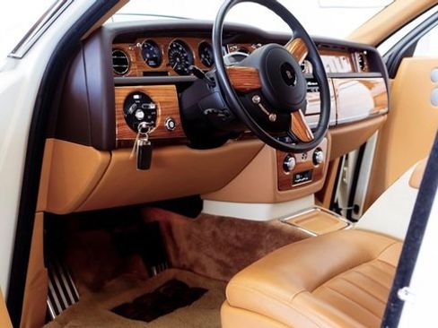 Used 2010 Rolls-Royce Phantom Sedan image 27
