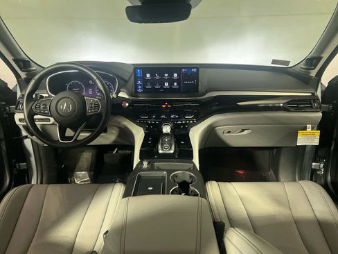 Used 2026 Acura MDX SH-AWD w/ Technology Package image 9