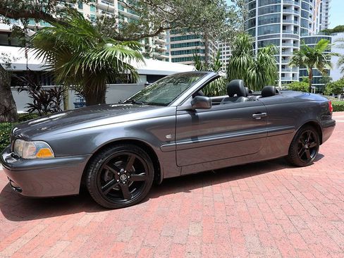 Used 2004 Volvo C70 HT FWD image 16