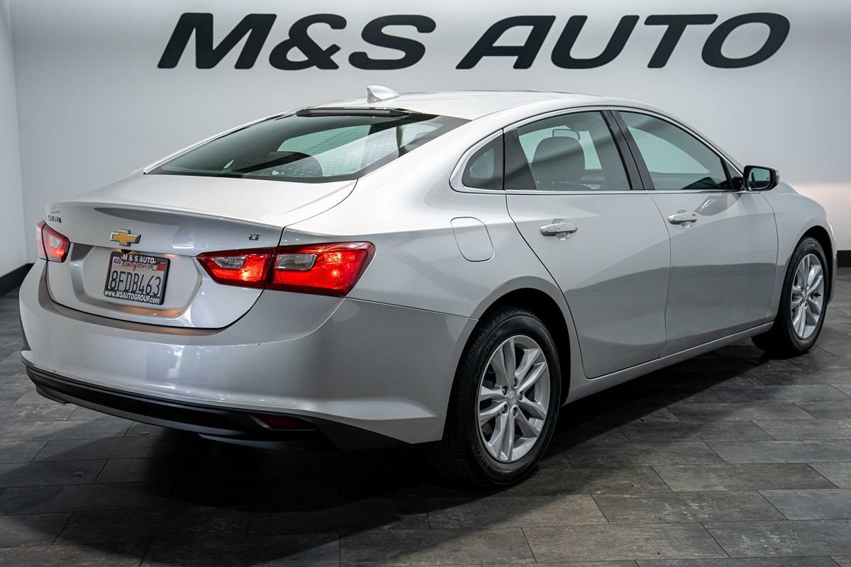 Used 2018 Chevrolet Malibu LT FWD image 4
