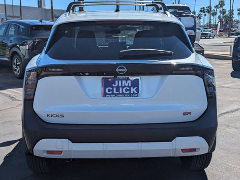 New 2026 Nissan Kicks SR image 3