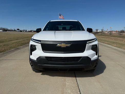 Used 2025 Chevrolet Silverado EV W/T image 9