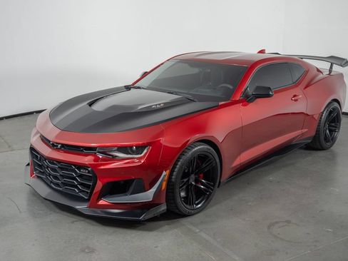 Used 2018 Chevrolet Camaro ZL1 RWD image 30