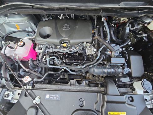 Used 2025 Toyota Sienna XLE image 40