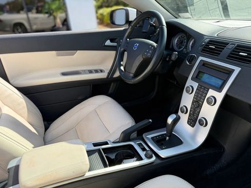 Used 2013 Volvo C70 T5 image 4