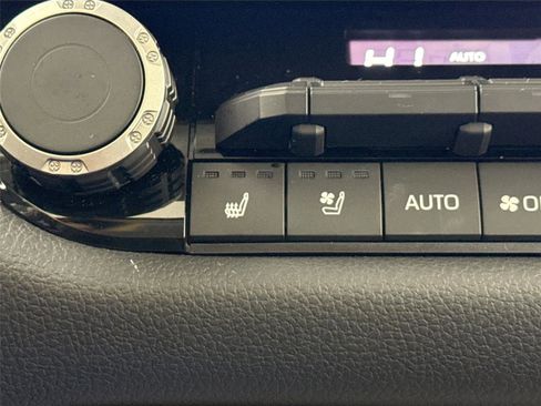 Certified 2024 Toyota Sequoia Limited image 8