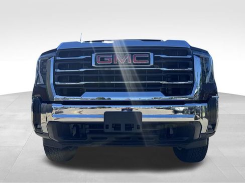 Used 2024 GMC Sierra 2500 SLE w/ Preferred Package AWD/4WD image 4