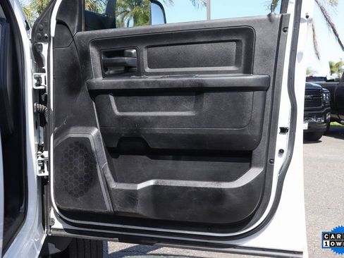 Used 2016 RAM 5500 Tradesman w/ Chrome Appearance Group RWD image 36