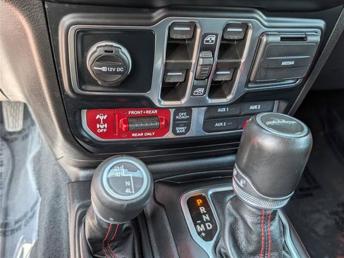 Used 2023 Jeep Gladiator Rubicon w/ LED Lighting Group AWD/4WD image 26