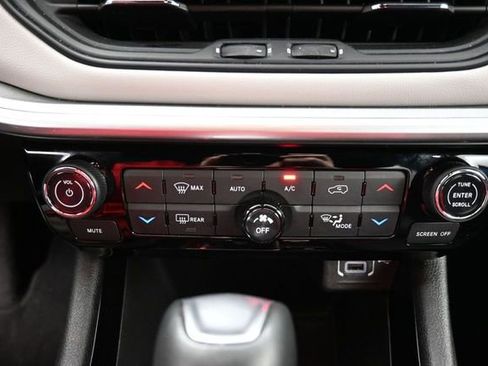 Used 2025 Jeep Compass Limited AWD/4WD image 26