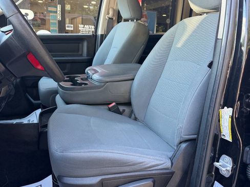 Used 2017 RAM 1500 Express AWD/4WD image 12