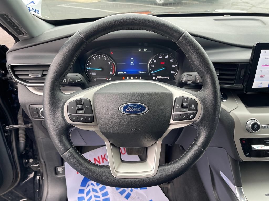 Used 2022 Ford Explorer XLT w/ Equipment Group 202A AWD/4WD image 14