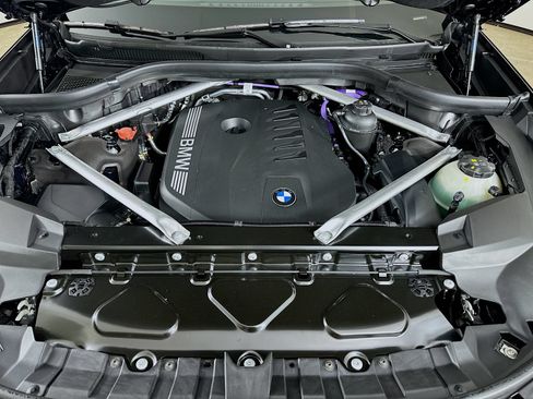 New 2027 BMW X7 xDrive40i w/ Executive Package AWD/4WD image 13