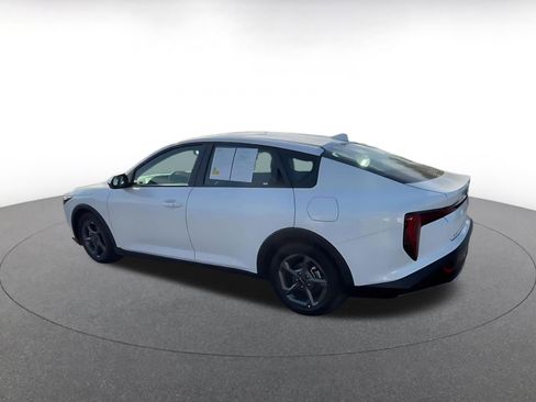 Used 2025 Kia K4 LXS image 9