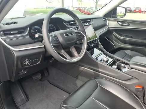 Certified 2023 Jeep Grand Cherokee Limited AWD/4WD image 7