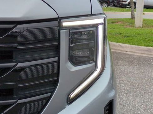 Used 2023 GMC Sierra 1500 Elevation RWD image 10