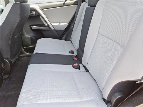 Used 2018 Toyota RAV4 XLE FWD image 7