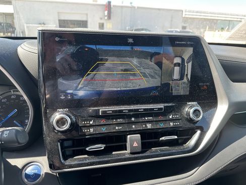 Used 2021 Toyota Highlander Platinum image 10