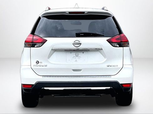 Used 2017 Nissan Rogue SV AWD/4WD image 5