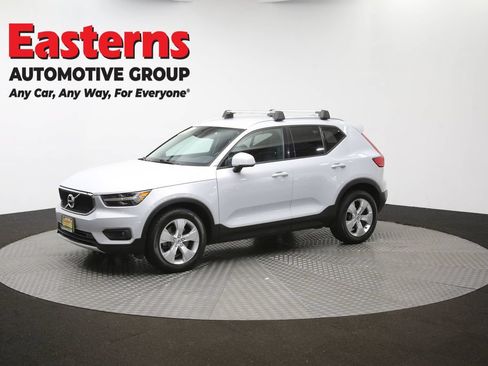Used 2021 Volvo XC40 T4 Momentum FWD image 55