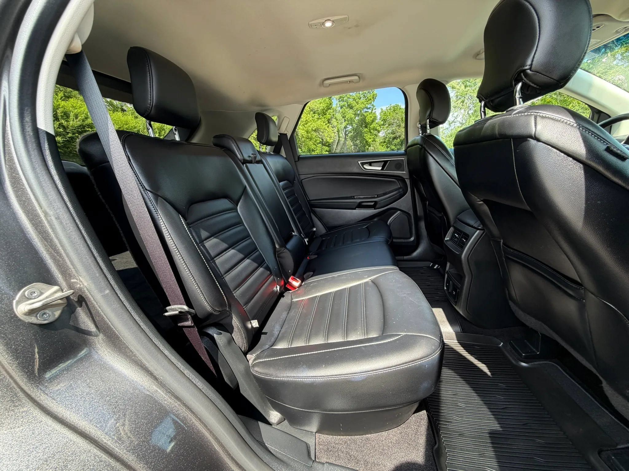 Used 2019 Ford Edge SEL w/ Equipment Group 201A AWD/4WD image 16
