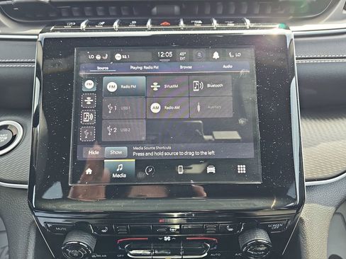 Used 2023 Jeep Grand Cherokee Altitude image 25