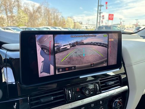 New 2026 Nissan Pathfinder SL FWD image 31