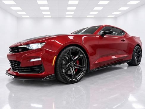Used 2021 Chevrolet Camaro SS RWD image 5