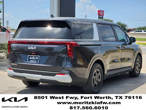 New 2026 Kia Carnival FWD image 3