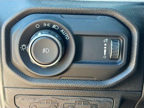 Used 2024 Jeep Wrangler Unlimited Sport AWD/4WD image 29