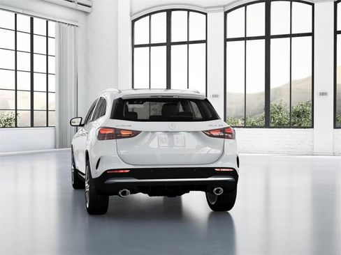 Used 2025 Mercedes-Benz GLA 35 AMG 4MATIC image 26