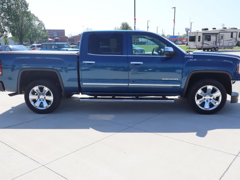 Used 2017 GMC Sierra 1500 SLT AWD/4WD image 4