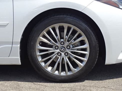 Used 2019 Toyota Avalon Limited w/ Advanced Safety Package FWD image 8