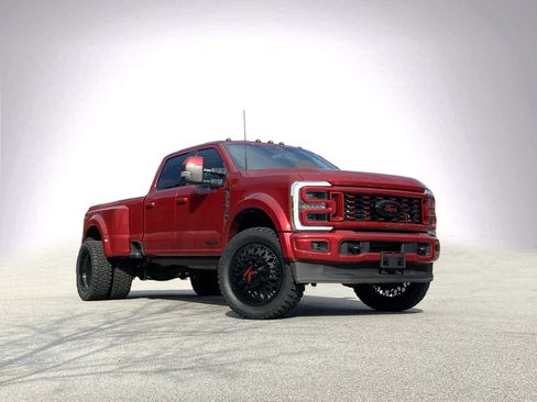 Used 2024 Ford F450 Limited w/ FX4 Off-Road Package image 2