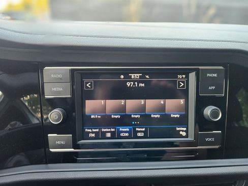 Certified 2024 Volkswagen Jetta Sport image 32