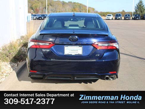 Used 2021 Toyota Camry SE w/ Convenience Package image 5