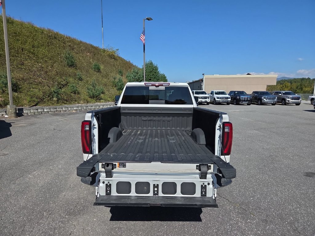 Used 2024 GMC Sierra 2500 Denali w/ Technology Package AWD/4WD image 21
