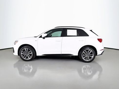 Used 2023 Audi Q3 2.0T Premium w/ Black Optic Sport Package AWD/4WD image 4